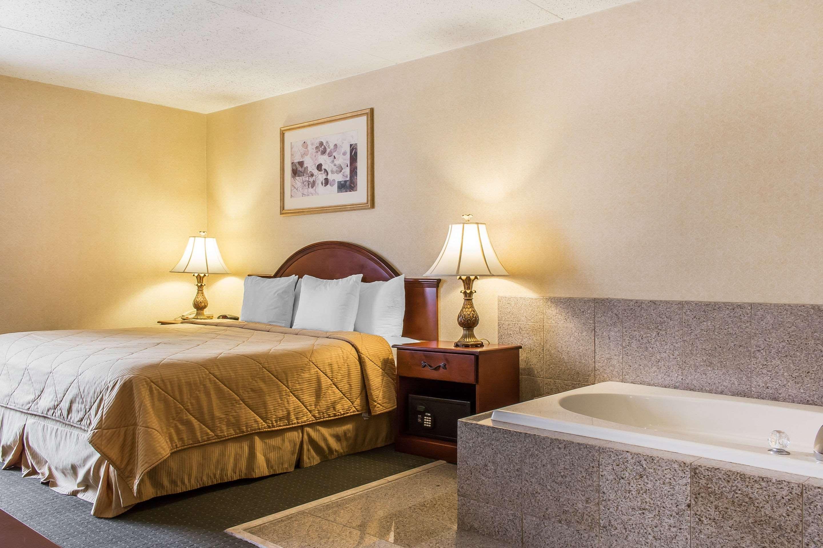 Quality Inn Hackettstown - Long Valley Экстерьер фото